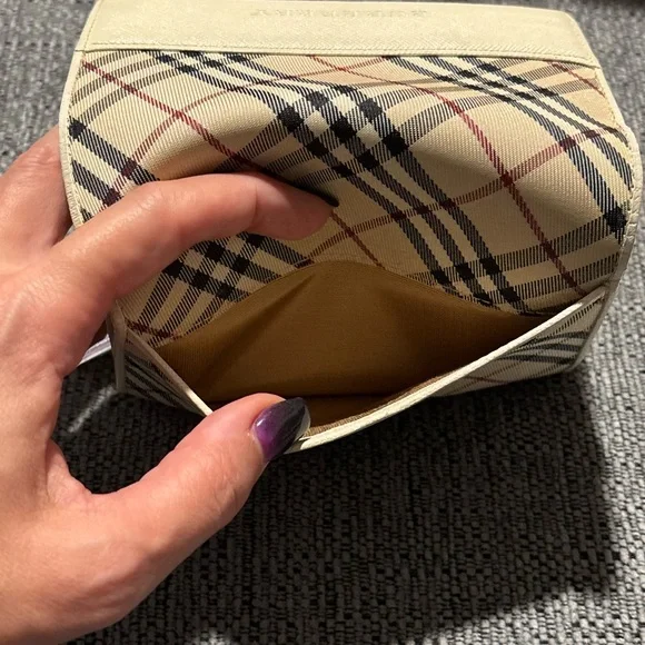 Burberry with COA Beige and Black Checkered Wallet authentic - Picture 9 of 14